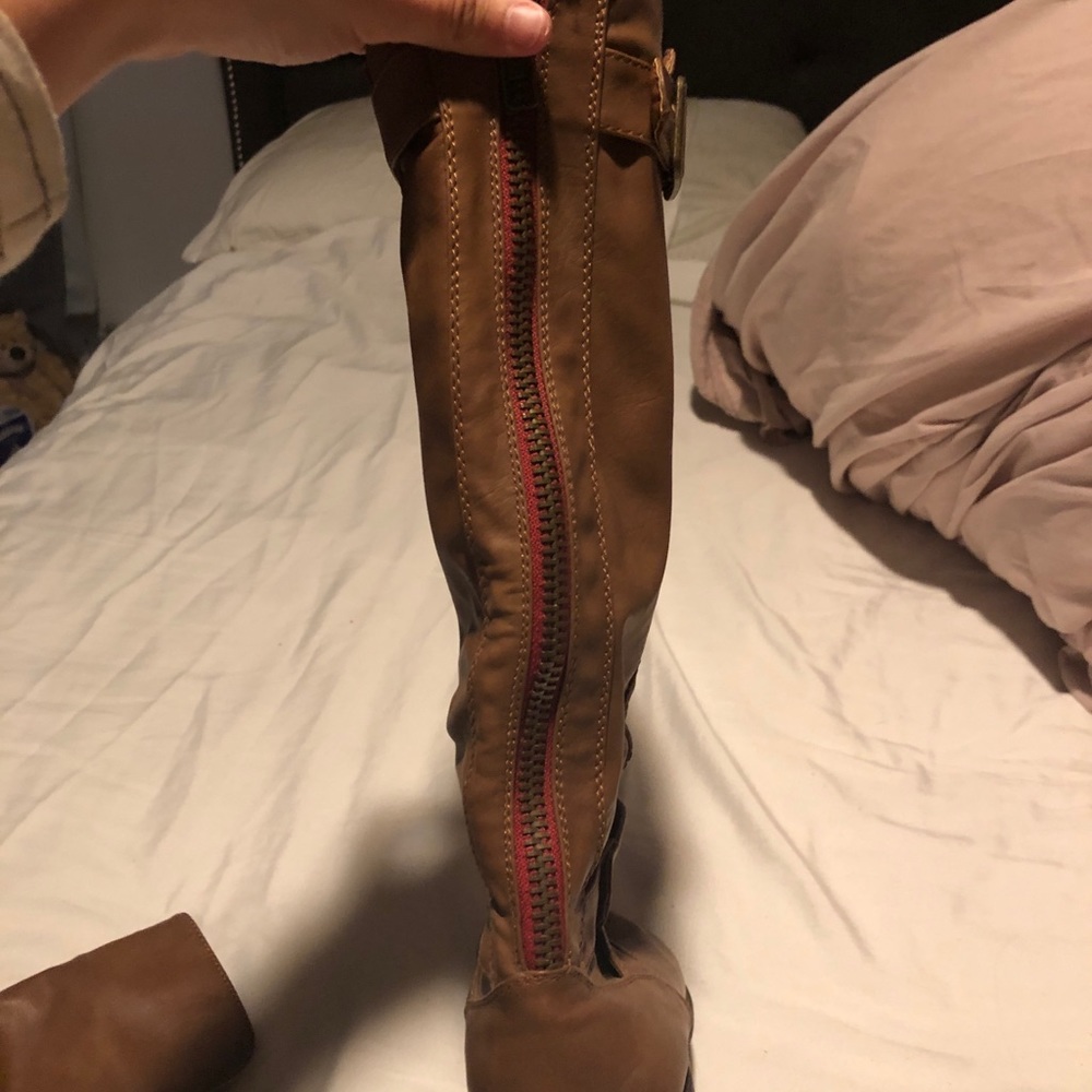 Boots - Picture 3 of 3